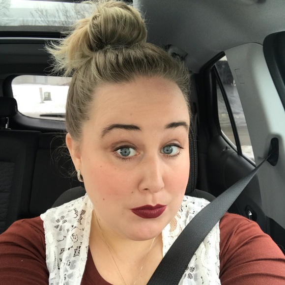 Meet your Posher, Ashley - Picture 1 of 1